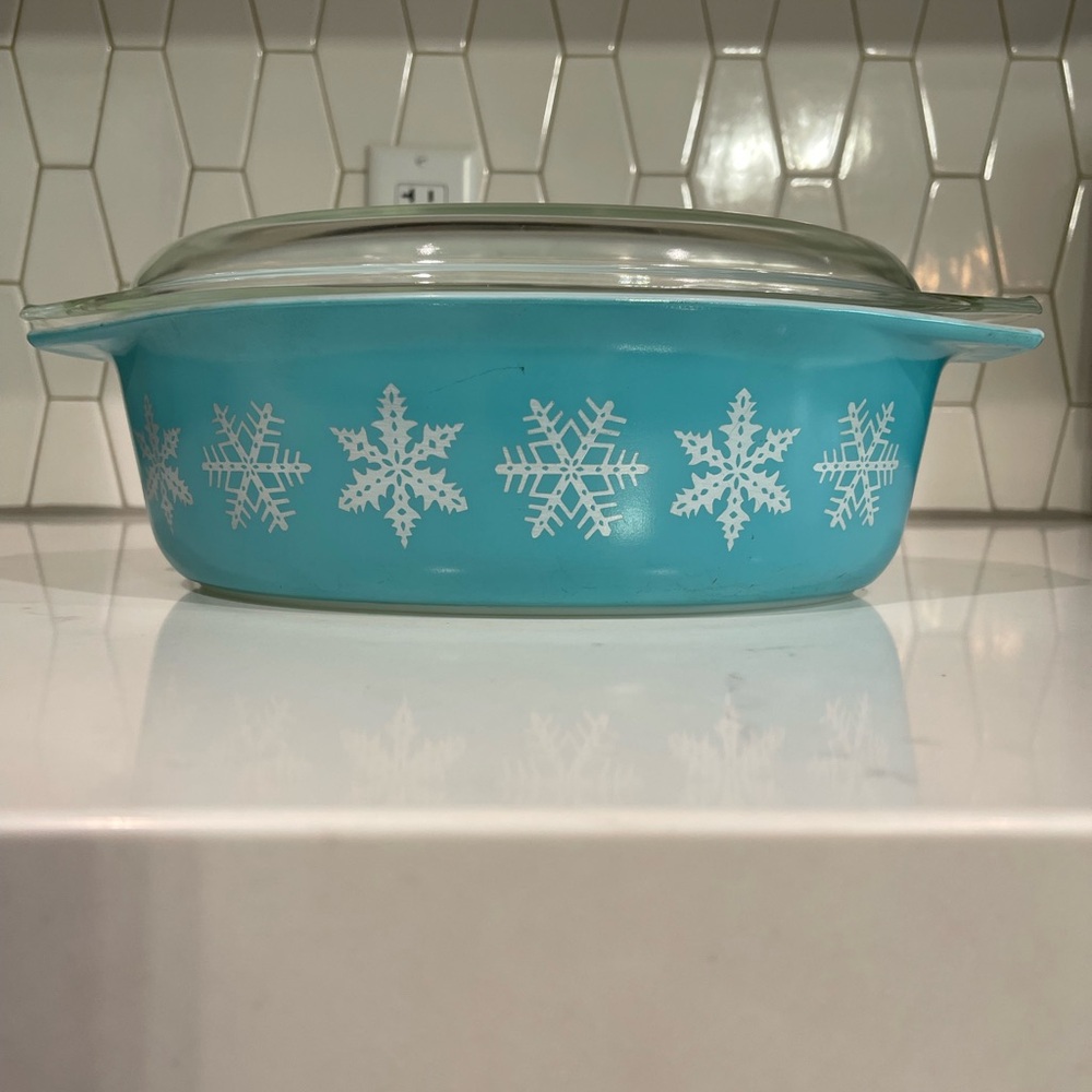 Pyrex Turquoise and White Snowflake Bakeware Dish